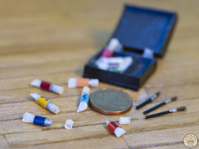 Miniatures : Bricolage - Mon premier set de peintures et ses pinceaux