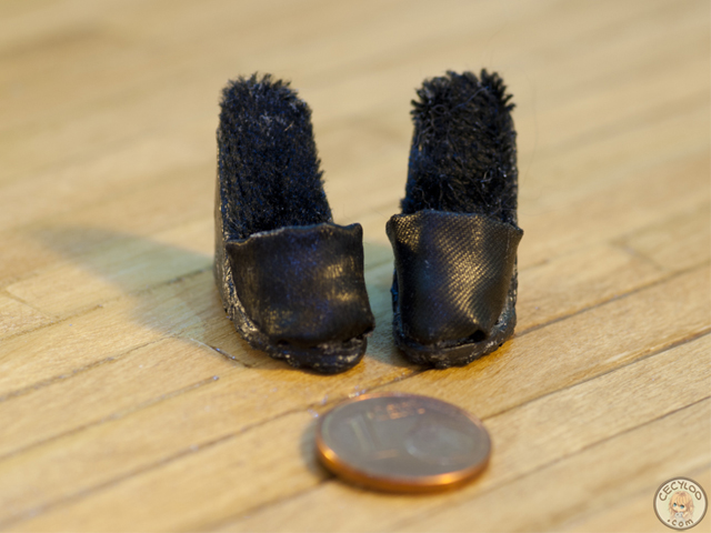 Miniatures : Chaussures de poupées - Mules noires