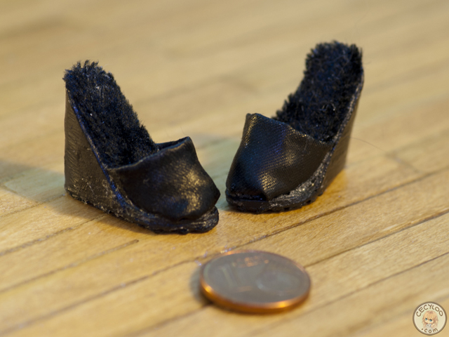 Miniatures : Chaussures de poupées - Mules noires