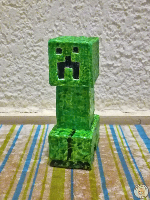 Miniatures : Figurines Minecraft (enderman + creeper)